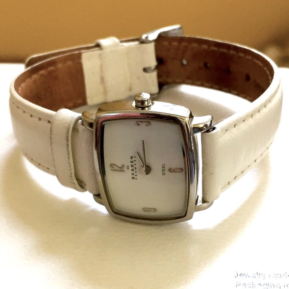 Skagen white leather quartz watch